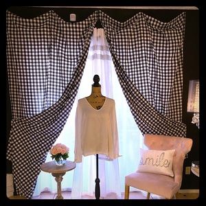 Woman’s silky white long sleeve top large NWT